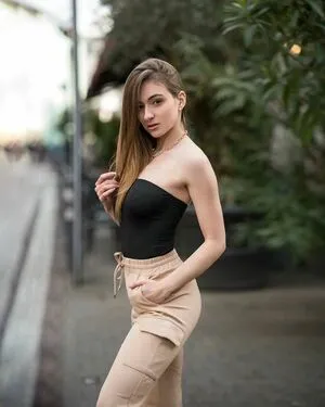 Larissa Schmiederer OnlyFans Leaked Free Thumbnail Picture - #tPdE6QZufk