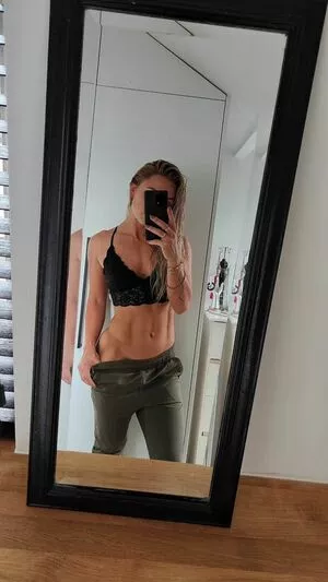 Larissa Van Meerten OnlyFans Leaked Free Thumbnail Picture - #86f0K4PMRD