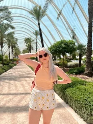 Larissa Zeeuwe OnlyFans Leaked Free Thumbnail Picture - #m3eeKPa7n1