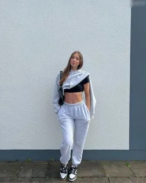 Larissaxra OnlyFans Leaked Free Thumbnail Picture - #H0Y9z5RX3G