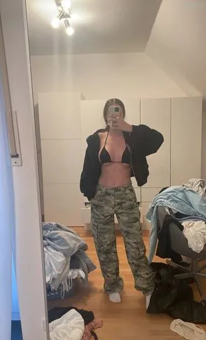 Larissaxra OnlyFans Leaked Free Thumbnail Picture - #Utt0QqttFW