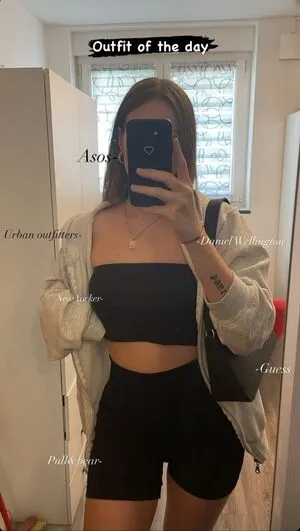 Larissaxra OnlyFans Leaked Free Thumbnail Picture - #gir1CZZdWV