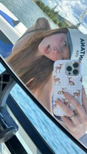 Larsen Thompson OnlyFans Leaked Free Thumbnail Picture - #09Lsx2GuV0