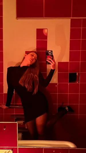 Larsen Thompson OnlyFans Leaked Free Thumbnail Picture - #slglWSPopo