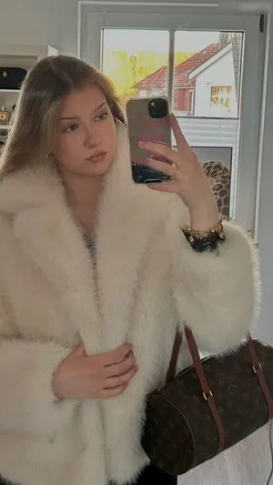 Larysa Salomea OnlyFans Leaked Free Thumbnail Picture - #fF4VeVJ8U2