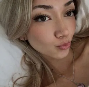 Laselyii OnlyFans Leaked Free Thumbnail Picture - #VgDKdroM2N