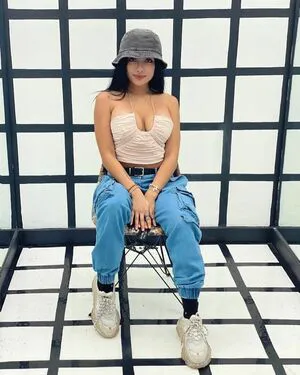 Latalzhang OnlyFans Leaked Free Thumbnail Picture - #pSzc00NN3D
