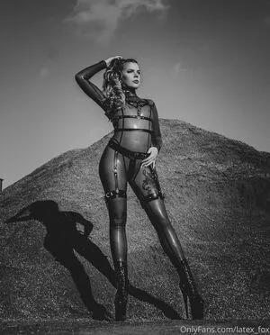 Latex Fox OnlyFans Leaked Free Thumbnail Picture - #CKAxTsSgau
