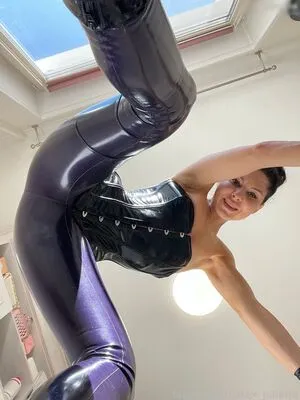 Latex Juliana OnlyFans Leaked Free Thumbnail Picture - #LIUyAghEYT