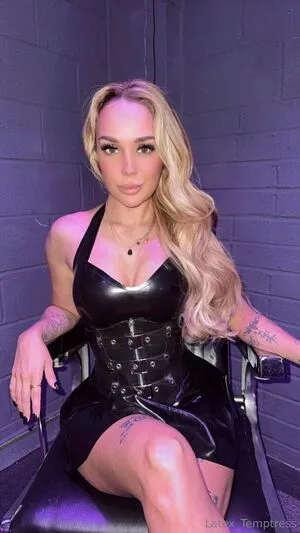 Latex Temptress OnlyFans Leaked Free Thumbnail Picture - #1qjnuFcUBT