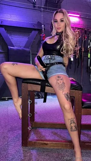 Latex Temptress OnlyFans Leaked Free Thumbnail Picture - #2DbPrpFwU1