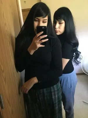 Latina Twin Sisters OnlyFans Leaked Free Thumbnail Picture - #ShvMitCZP4