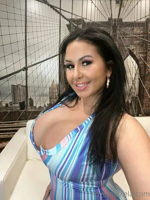 Latinamilfnyc OnlyFans Leaked Free Thumbnail Picture - #RaENsCNNp1