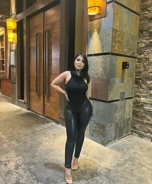 Lau Guzman OnlyFans Leaked Free Thumbnail Picture - #b5a3zIGi2K