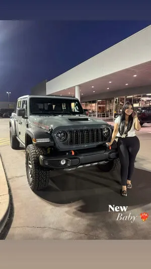 Lau Guzman OnlyFans Leaked Free Thumbnail Picture - #mmP6Ldd64K