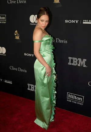 Laufey Lin OnlyFans Leaked Free Thumbnail Picture - #1lUL5wgyf9