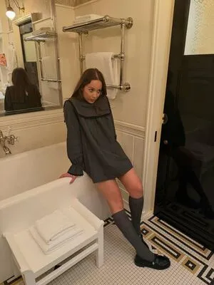 Laufey Lin OnlyFans Leaked Free Thumbnail Picture - #5ikLElViDM