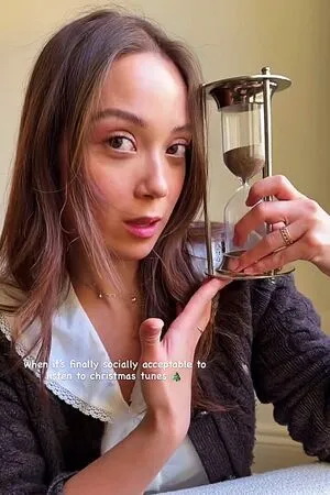 Laufey Lin OnlyFans Leaked Free Thumbnail Picture - #ExGhp54OY4