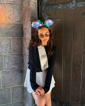Laufey Lin OnlyFans Leaked Free Thumbnail Picture - #GDVO5NncMc
