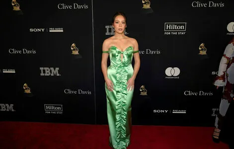 Laufey Lin OnlyFans Leaked Free Thumbnail Picture - #HqqSCClXU7