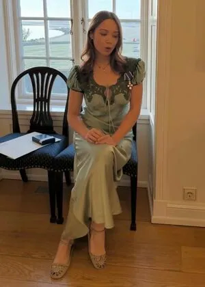 Laufey Lin OnlyFans Leaked Free Thumbnail Picture - #dZkr4JvZ6d