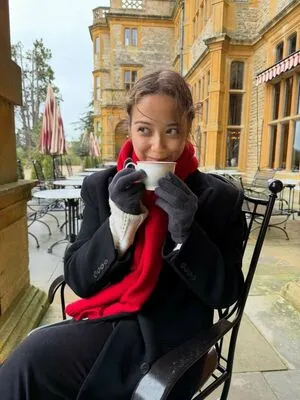 Laufey Lin OnlyFans Leaked Free Thumbnail Picture - #nBJvbkYuyx