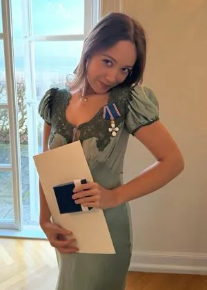 Laufey Lin OnlyFans Leaked Free Thumbnail Picture - #nD4KSNyyyl