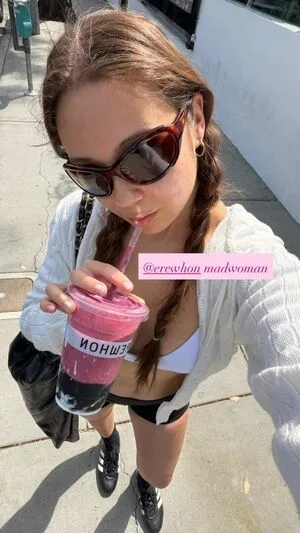 Laufey Lin OnlyFans Leaked Free Thumbnail Picture - #slAINVblEt
