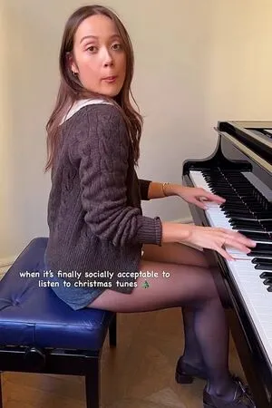 Laufey Lin OnlyFans Leaked Free Thumbnail Picture - #y4eSRiS5dD