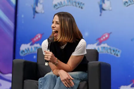 Laura Bailey OnlyFans Leaked Free Thumbnail Picture - #1JAnBvuAun
