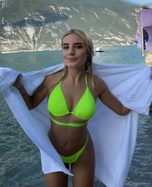 Laura Block OnlyFans Leaked Free Thumbnail Picture - #mtmt68eVoc