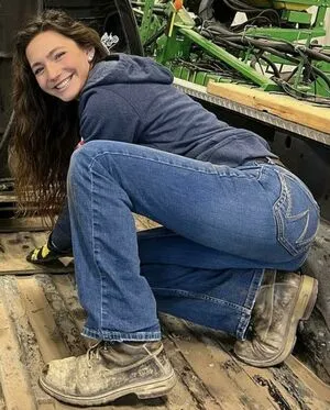 Laura Carlson Wilson OnlyFans Leaked Free Thumbnail Picture - #ByX84GFDOD