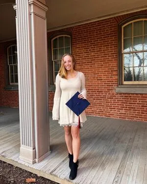 Laura H OnlyFans Leaked Free Thumbnail Picture - #RWsMNkrheN