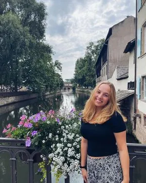 Laura H OnlyFans Leaked Free Thumbnail Picture - #jy27W0p3nu