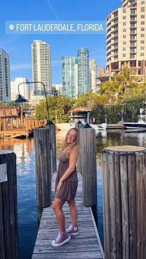 Laura H OnlyFans Leaked Free Thumbnail Picture - #nL9oaHRLal