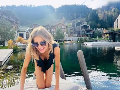 Laura Karasek OnlyFans Leaked Free Thumbnail Picture - #9M43AniFQi