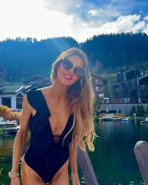 Laura Karasek OnlyFans Leaked Free Thumbnail Picture - #AGGYukeSNC