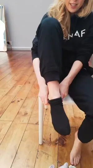 Laura Laune OnlyFans Leaked Free Thumbnail Picture - #BugkvbWAA1