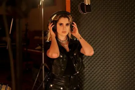 Laura Marano OnlyFans Leaked Free Thumbnail Picture - #AOT0zV9gou