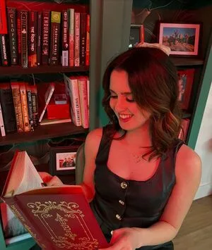 Laura Marano OnlyFans Leaked Free Thumbnail Picture - #ClBoyvIOam