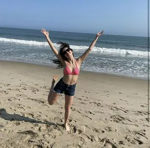 Laura Marano OnlyFans Leaked Free Thumbnail Picture - #Lg6brcCX6k
