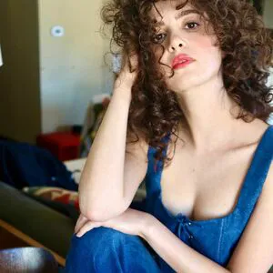 Laura Marano OnlyFans Leaked Free Thumbnail Picture - #QlaXDHHalI