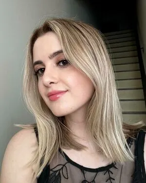 Laura Marano OnlyFans Leaked Free Thumbnail Picture - #x6lADKeEXg