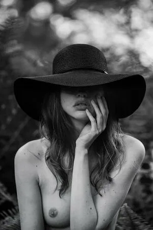 Laura Model OnlyFans Leaked Free Thumbnail Picture - #Ne8Gx7USok