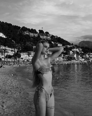 Laura Modzelewski OnlyFans Leaked Free Thumbnail Picture - #aVkRuwRWMO