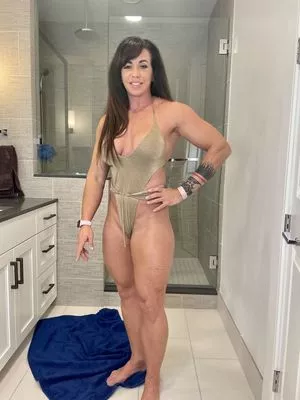 Laura Muscles OnlyFans Leaked Free Thumbnail Picture - #DHNABacX9B