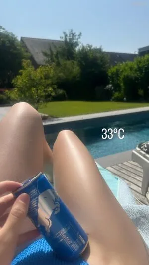 Laura Pkr OnlyFans Leaked Free Thumbnail Picture - #PemyeoybMV
