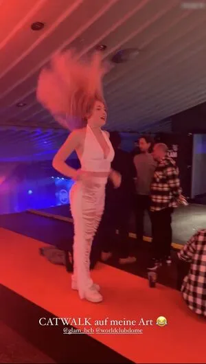 Laura Pkr OnlyFans Leaked Free Thumbnail Picture - #fMijkogLb1