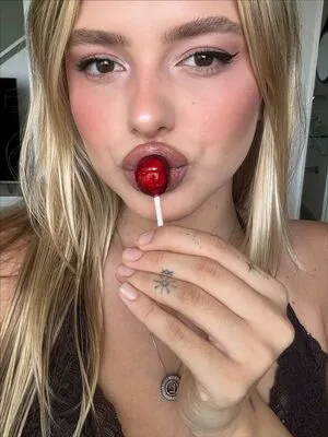 Laura Schadeck OnlyFans Leaked Free Thumbnail Picture - #UhqPizjlLA