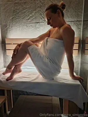 Laura Simonova OnlyFans Leaked Free Thumbnail Picture - #rg1fg3ySev